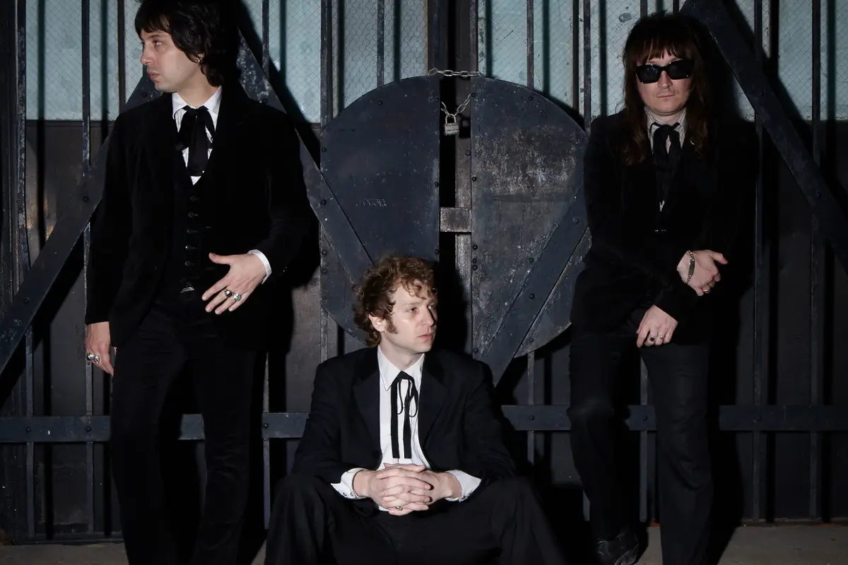 Daddy Long Legs to release "Lowdown Ways" and tour Benelux
